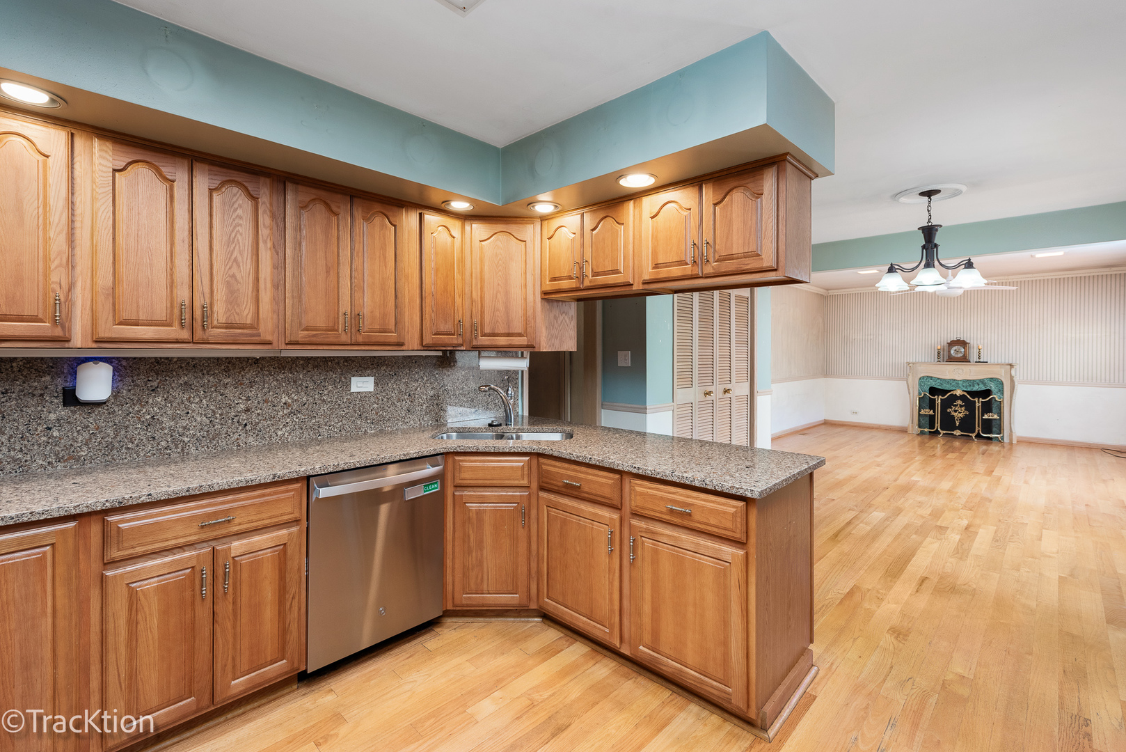 11107 Kingston Street, Westchester, IL 60154