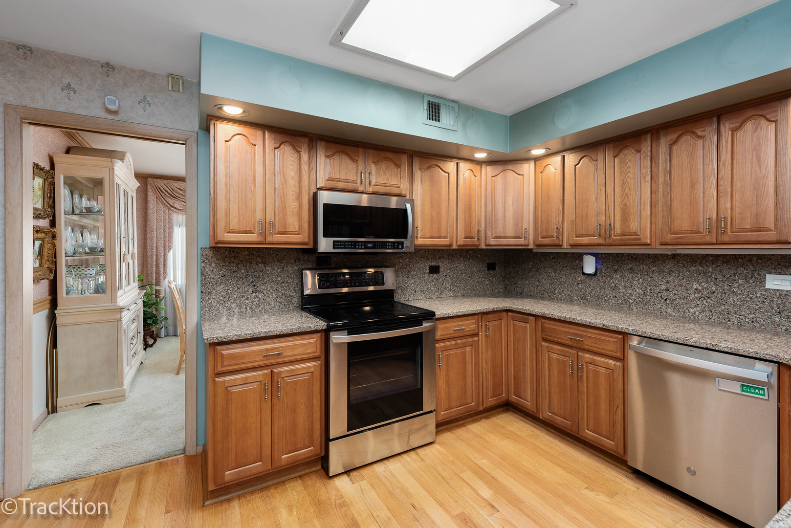 11107 Kingston Street, Westchester, IL 60154