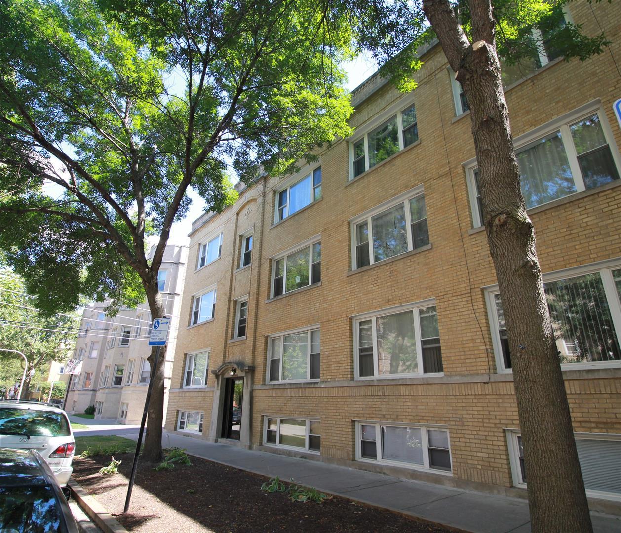 2319 W Rosemont Avenue #1, Chicago, IL 60659