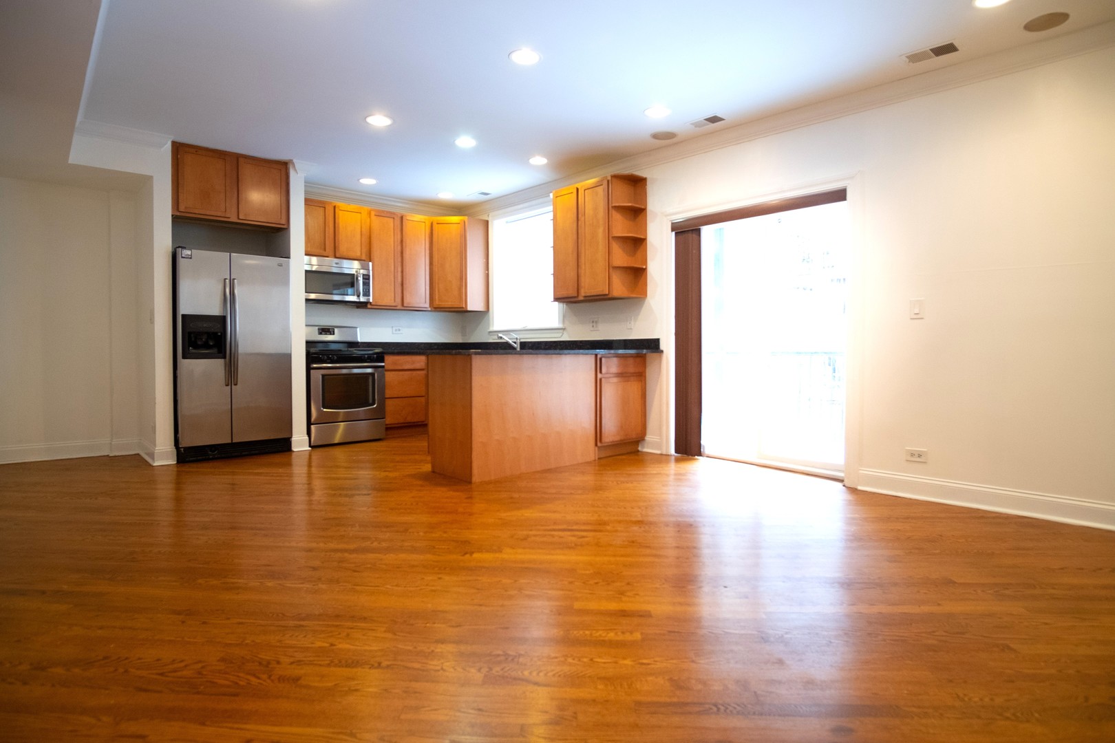 2319 W Rosemont Avenue #1, Chicago, IL 60659