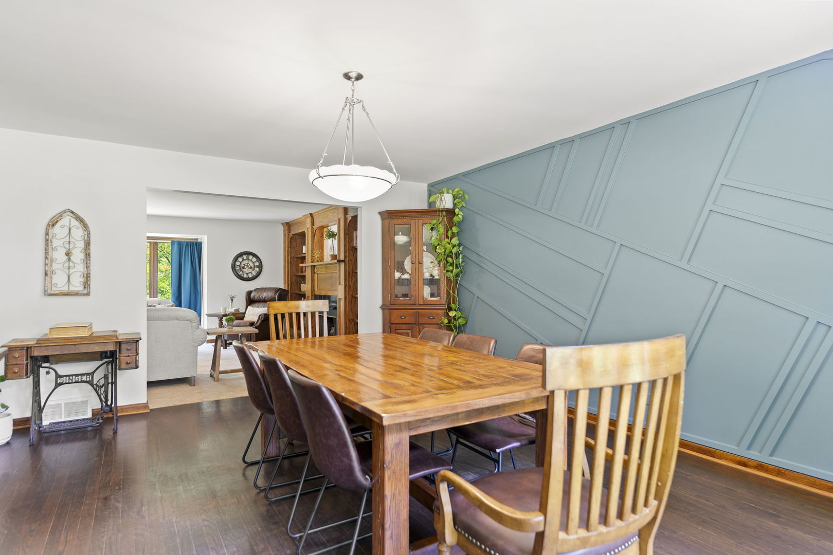 1313 Chatham Lane, Woodstock, IL 60098