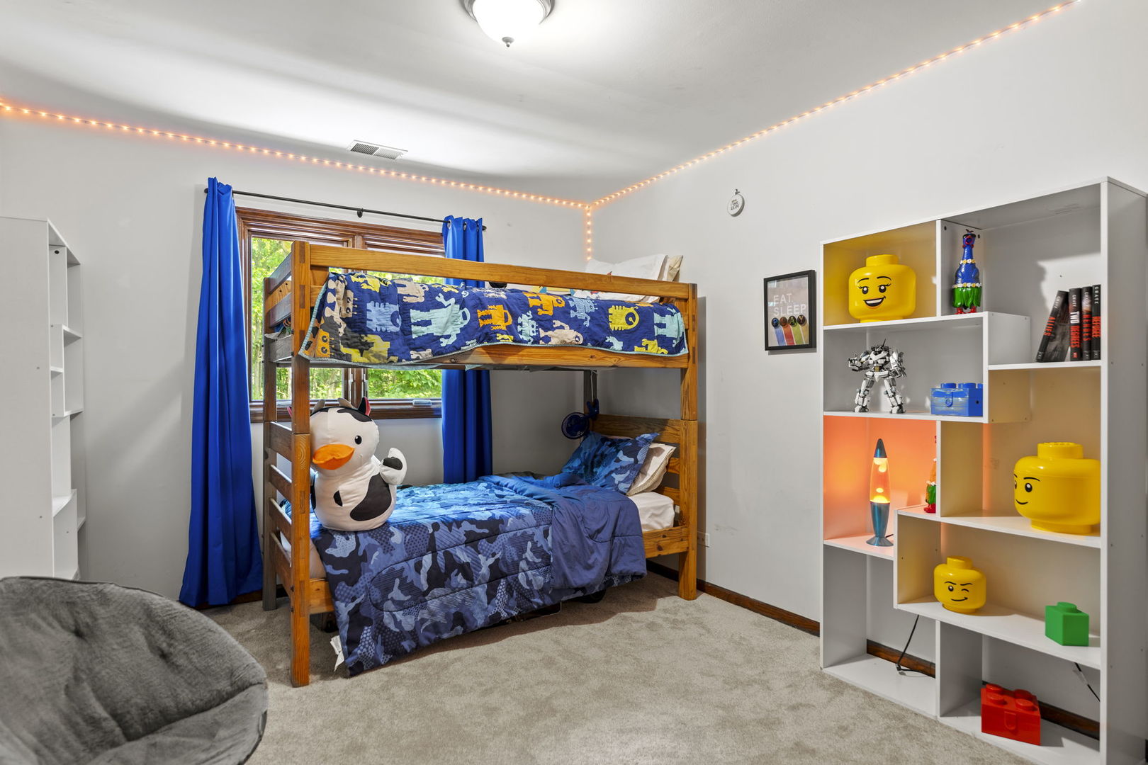 1313 Chatham Lane, Woodstock, IL 60098