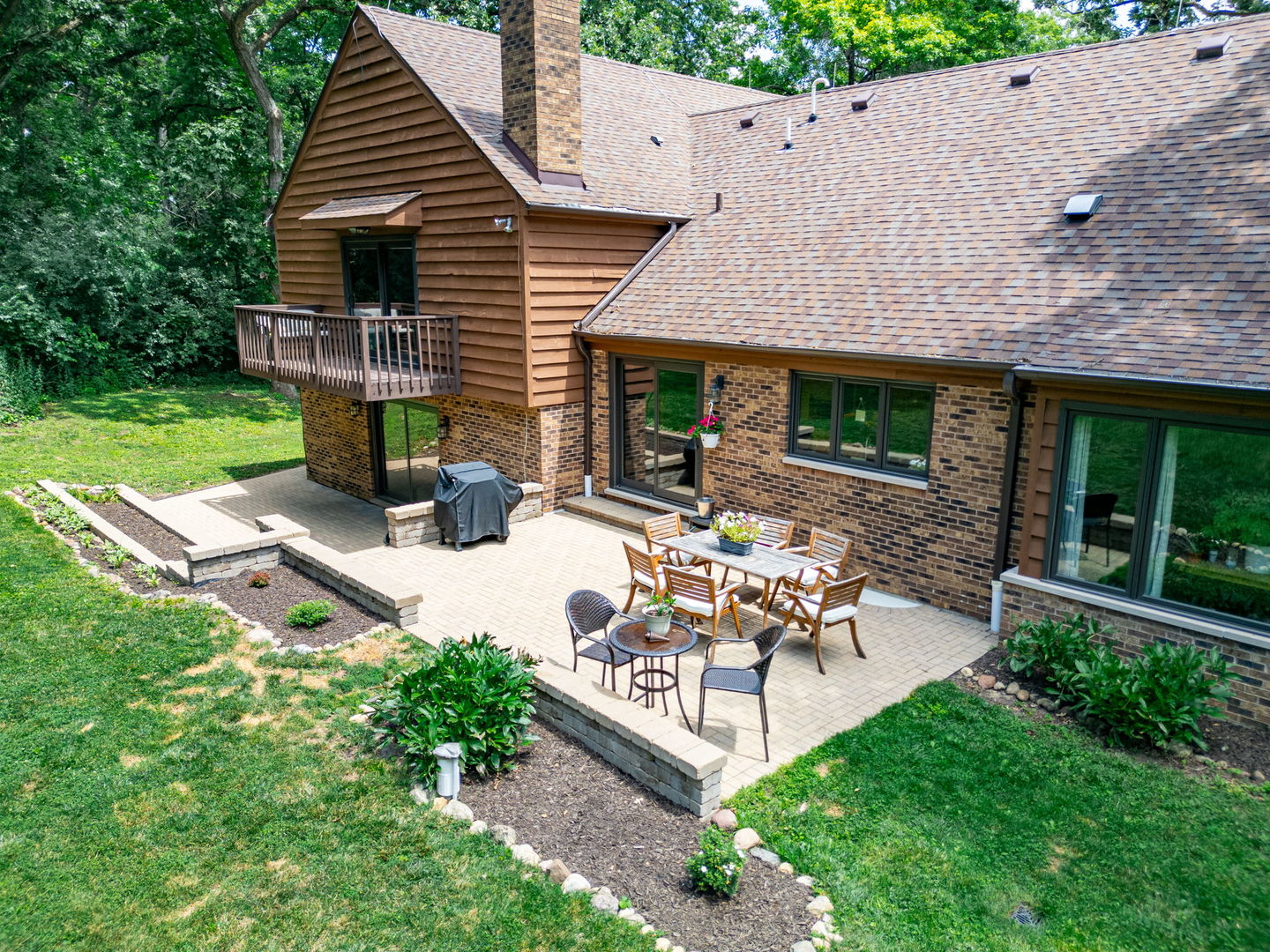 1313 Chatham Lane, Woodstock, IL 60098