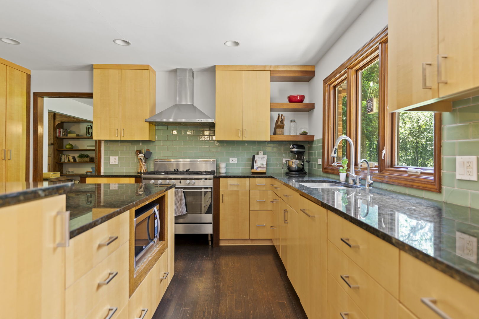 1313 Chatham Lane, Woodstock, IL 60098