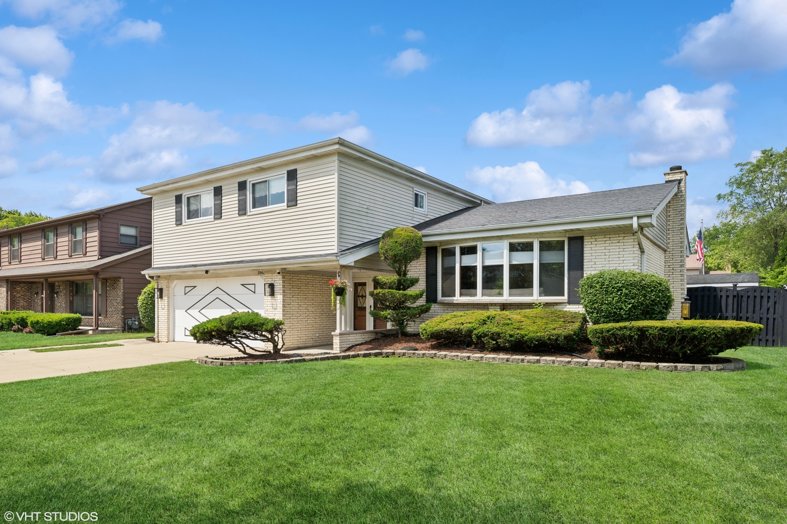 2342 S Shag Bark Trail, Arlington Heights, IL 60005