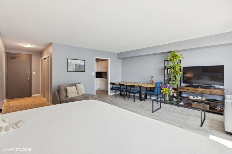 3600 N Lake Shore Drive #2223, Chicago, IL 60613
