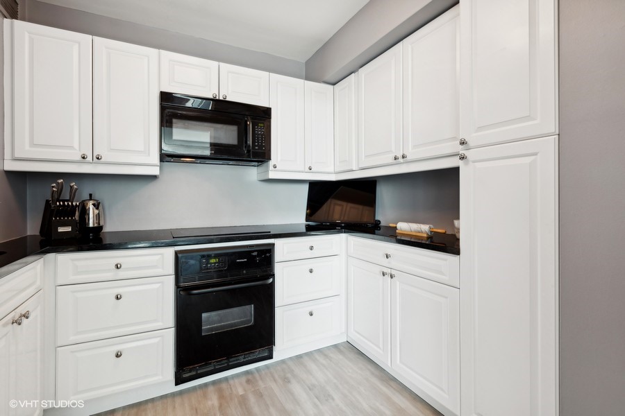 3600 N Lake Shore Drive #2223, Chicago, IL 60613