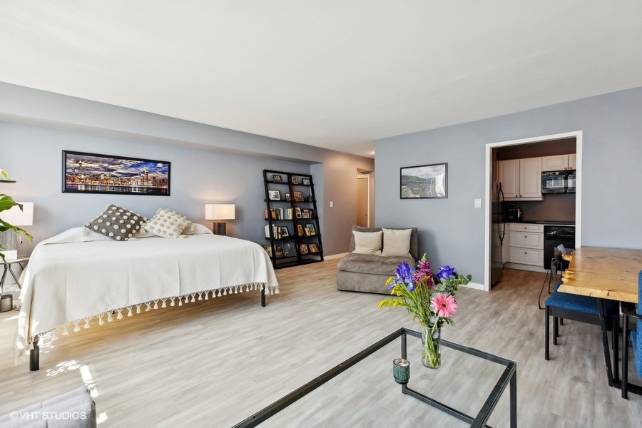3600 N Lake Shore Drive #2223, Chicago, IL 60613