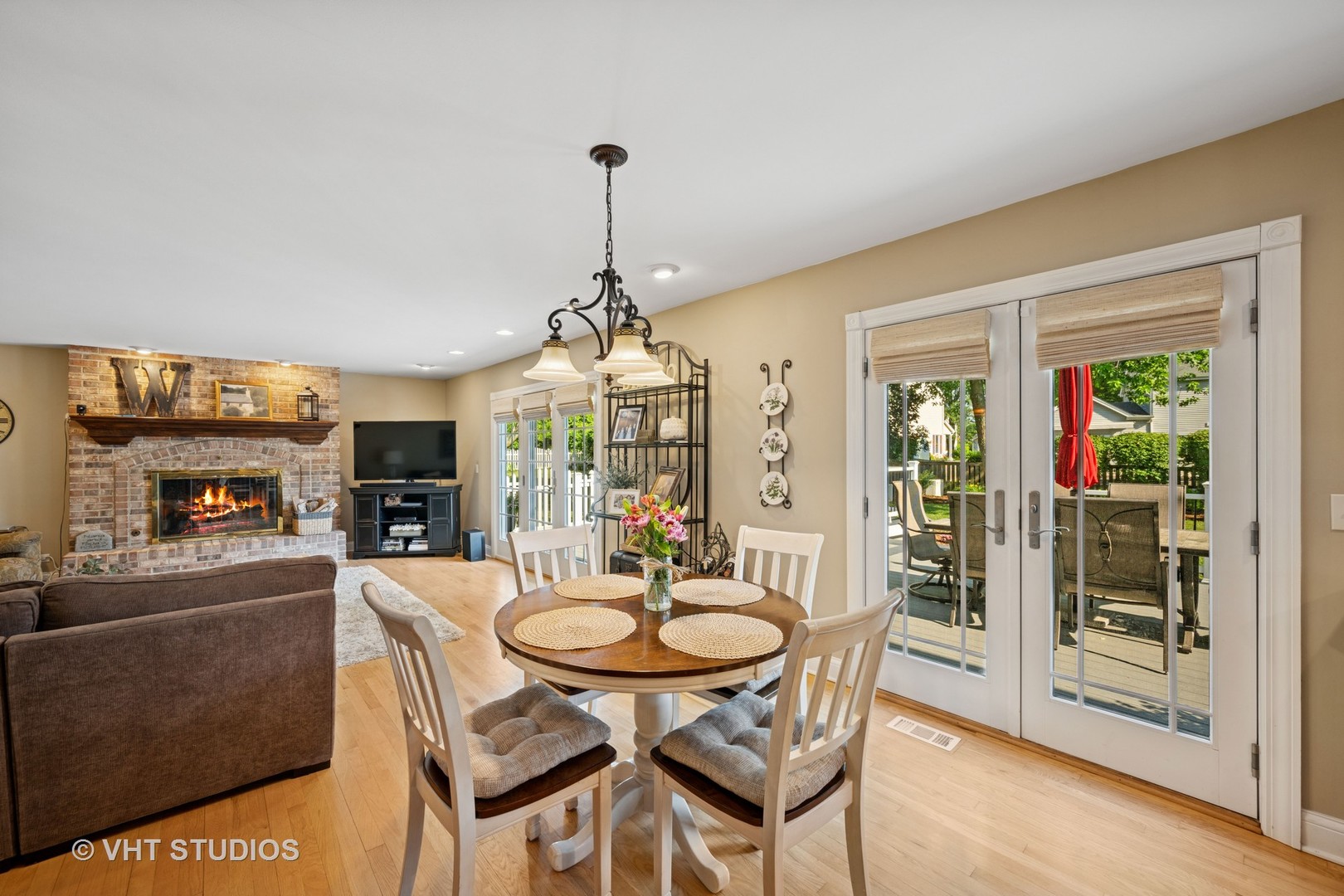 1700 GREEN RIVER Drive, Schaumburg, IL 60194
