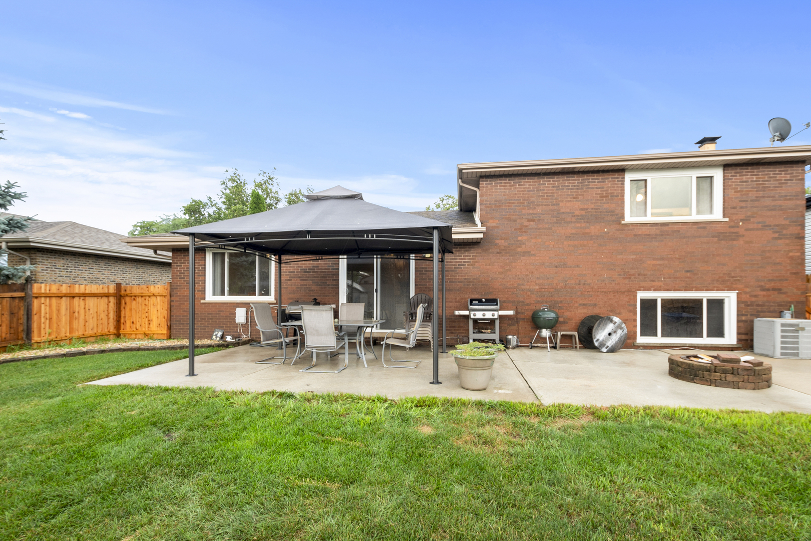 17748 64th Court, Tinley Park, IL 60477