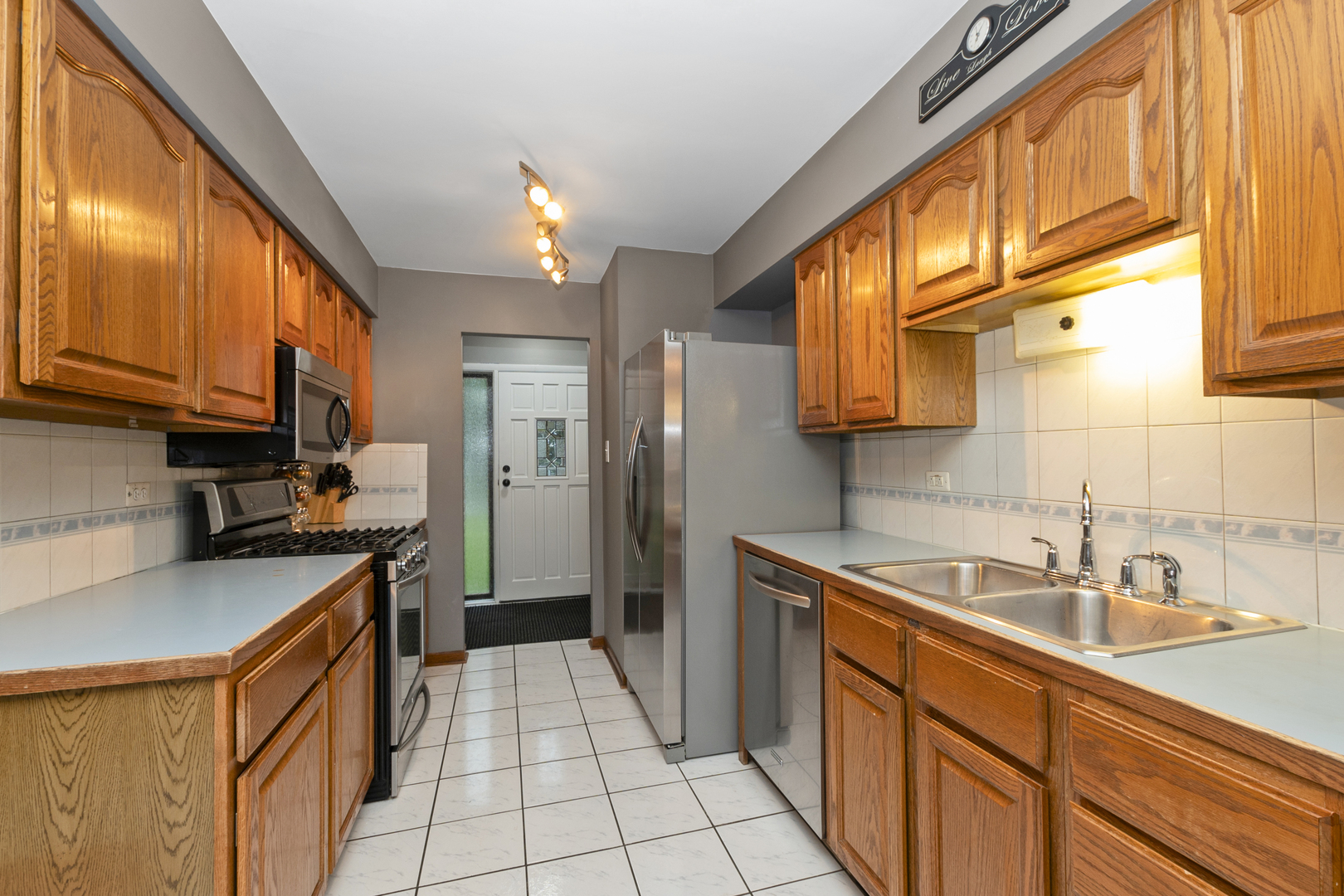 17748 64th Court, Tinley Park, IL 60477