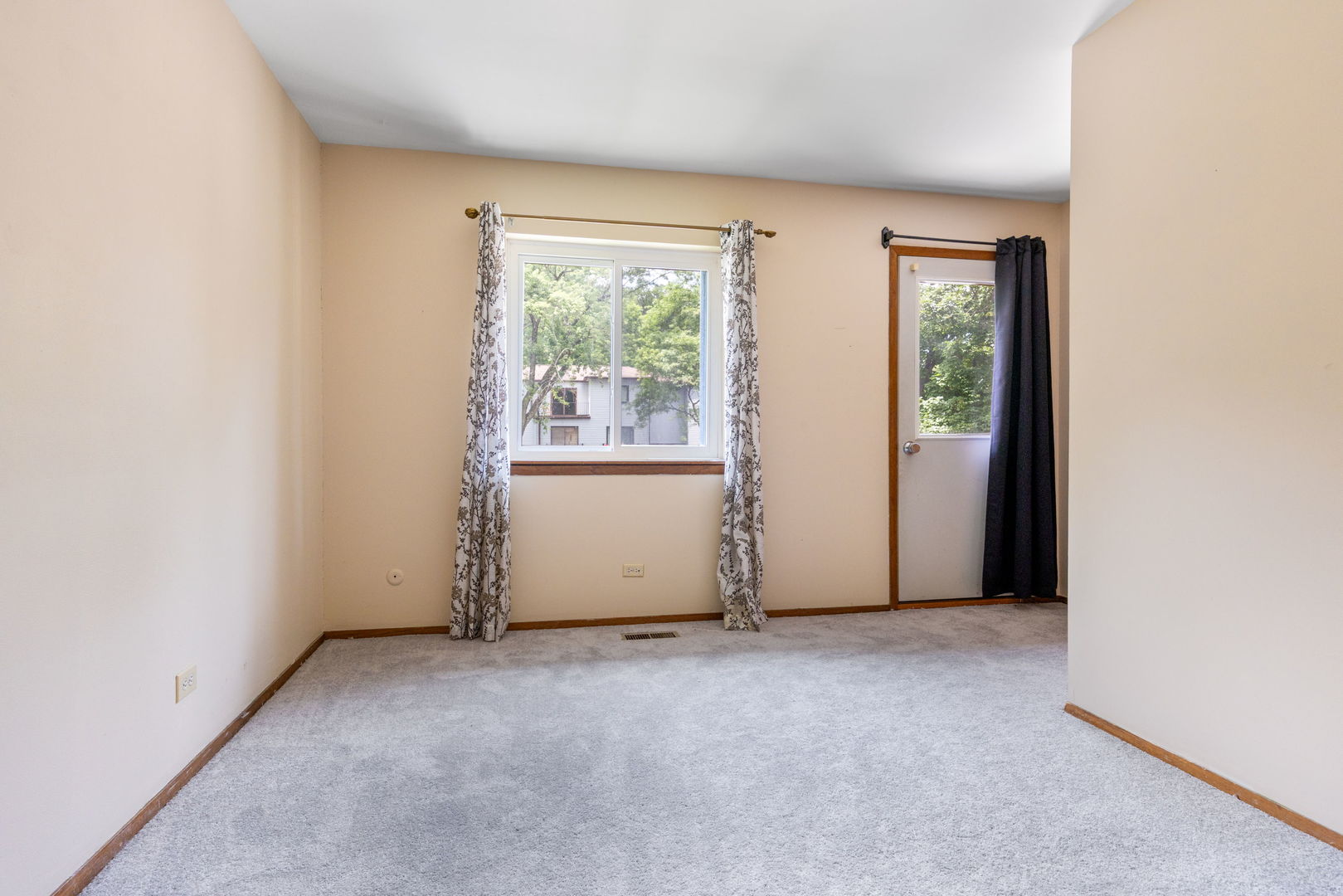 5305 Newport Drive, Lisle, IL 60532
