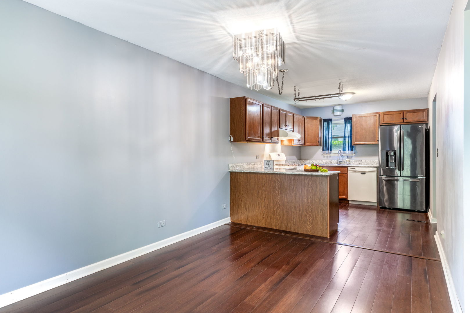 5305 Newport Drive, Lisle, IL 60532