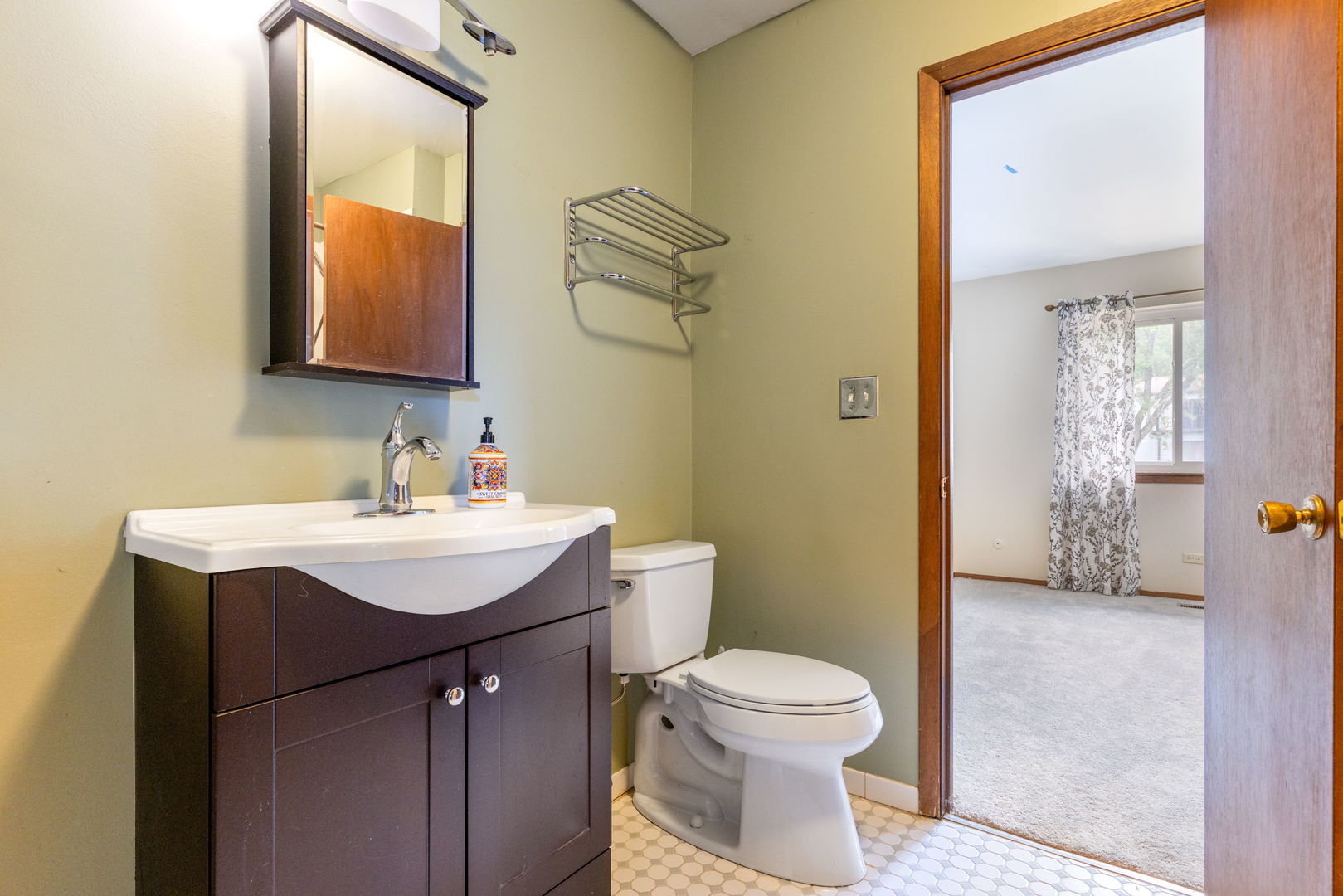 5305 Newport Drive, Lisle, IL 60532