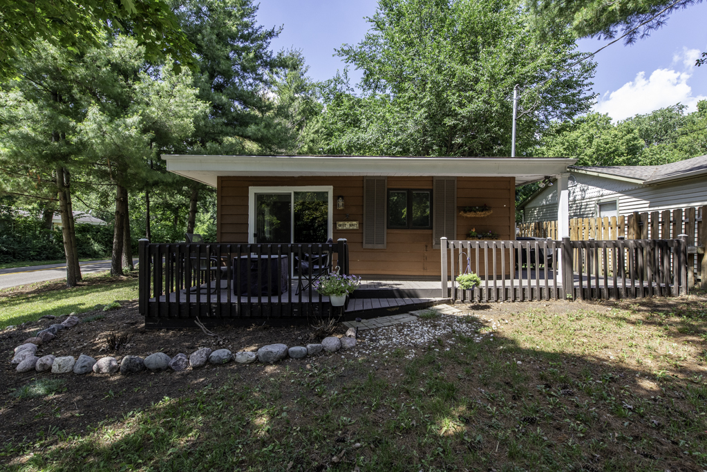 38515 N Forest Avenue, Spring Grove, IL 60081