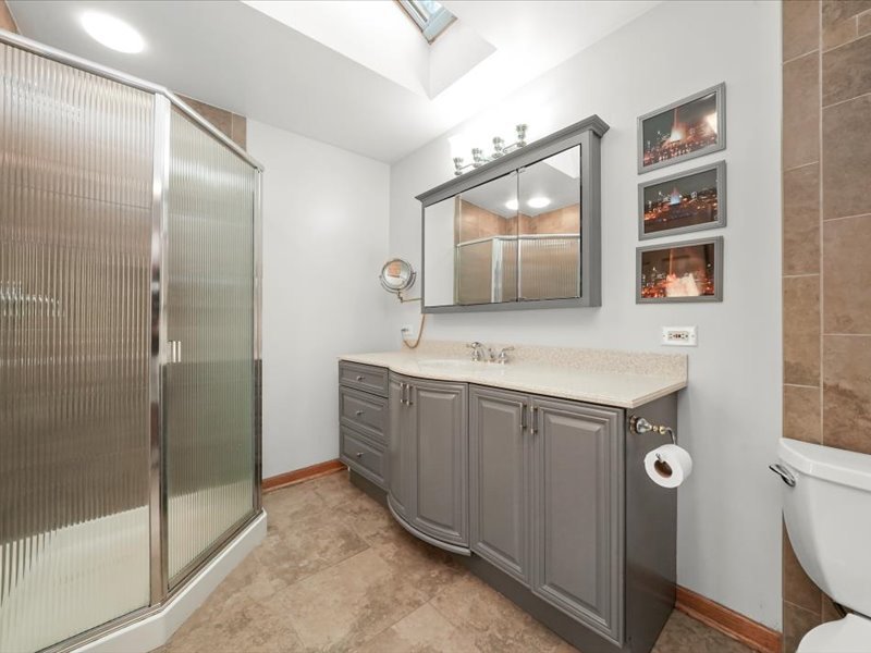 5622 S Oak Park Avenue, Chicago, IL 60638