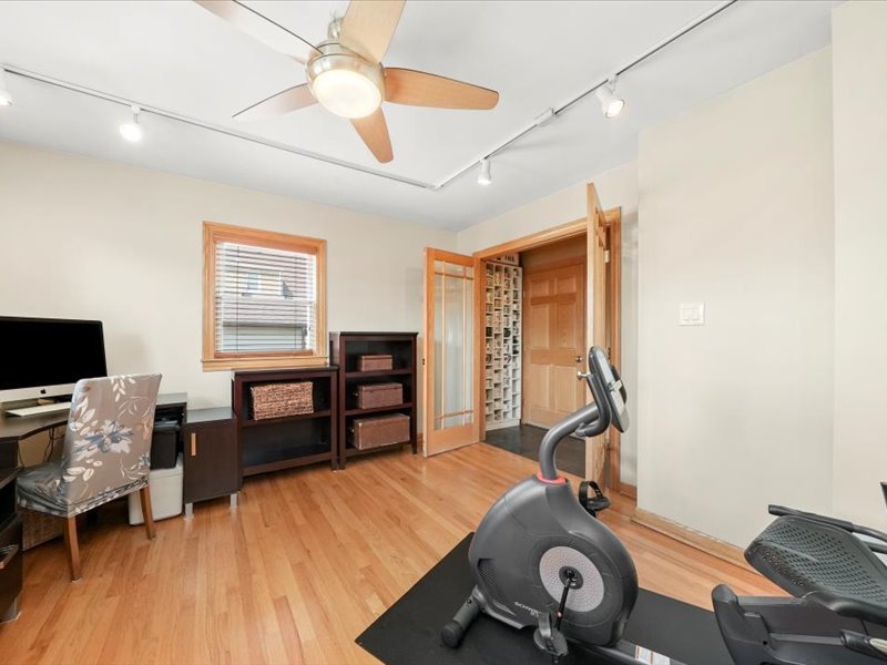 5622 S Oak Park Avenue, Chicago, IL 60638