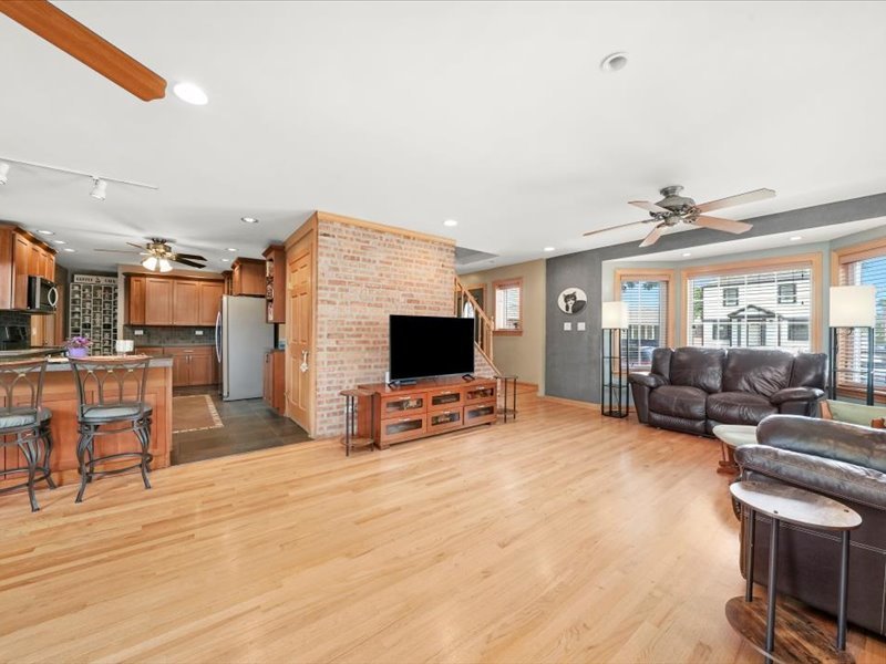 5622 S Oak Park Avenue, Chicago, IL 60638