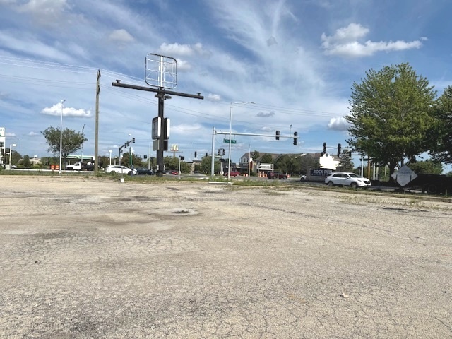 3625 Rock Creek Boulevard, Joliet, IL 60431