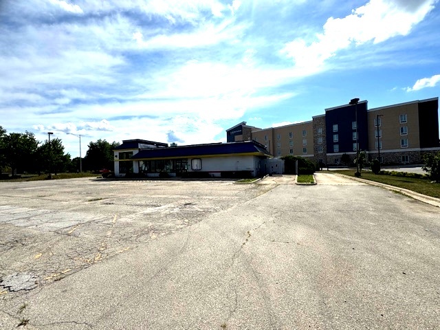 3625 Rock Creek Boulevard, Joliet, IL 60431