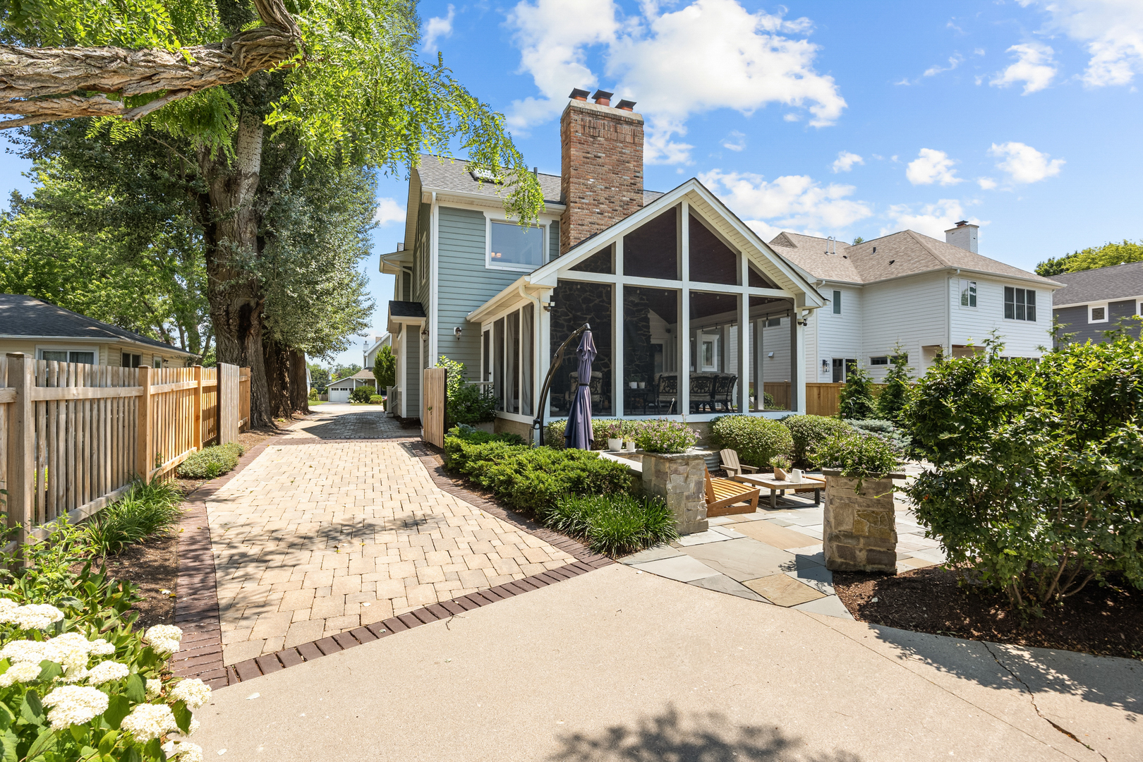 820 S GROVE Avenue, Barrington, IL 60010