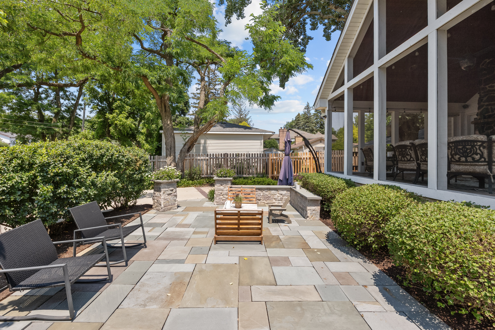820 S GROVE Avenue, Barrington, IL 60010