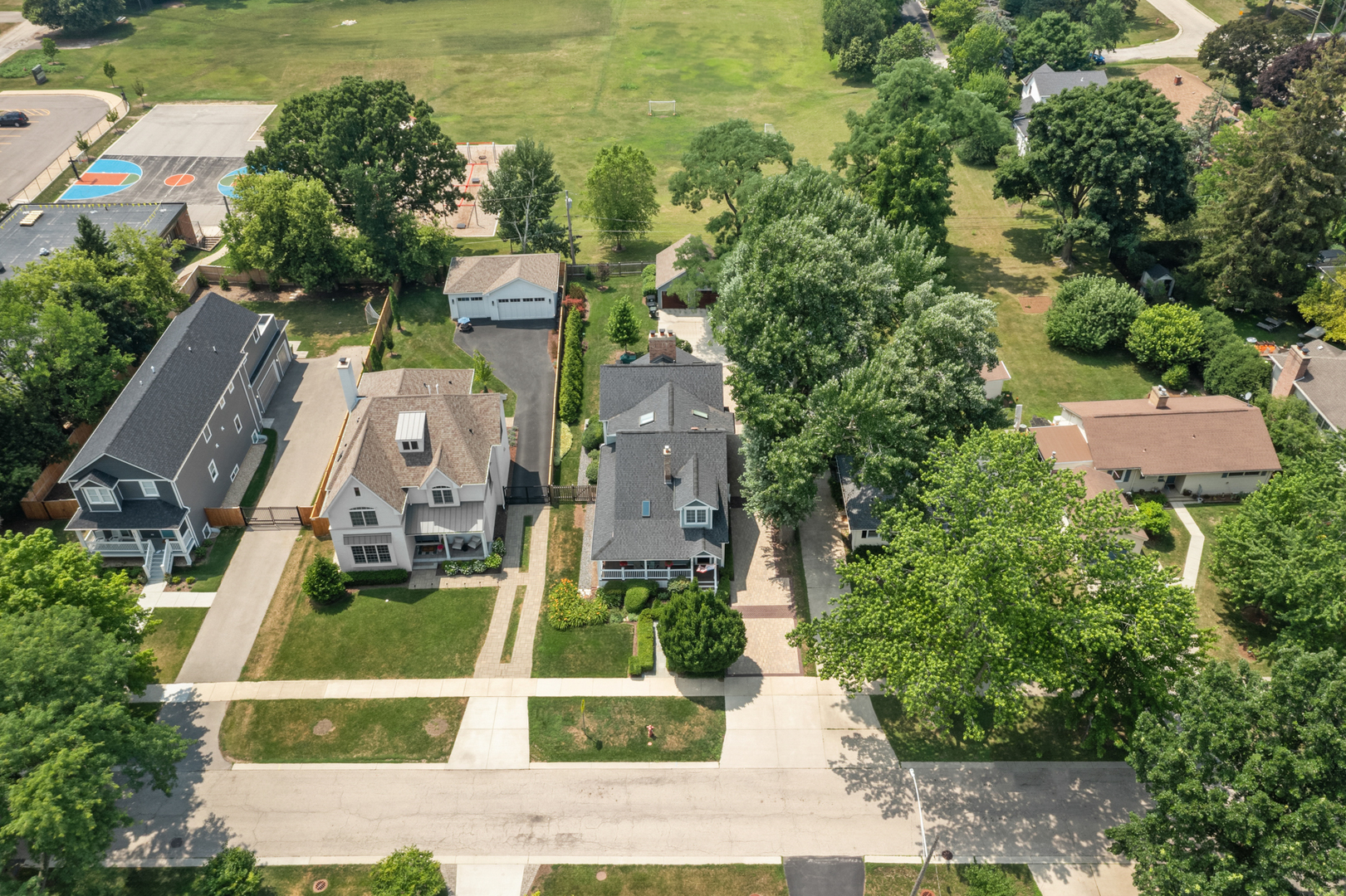 820 S GROVE Avenue, Barrington, IL 60010