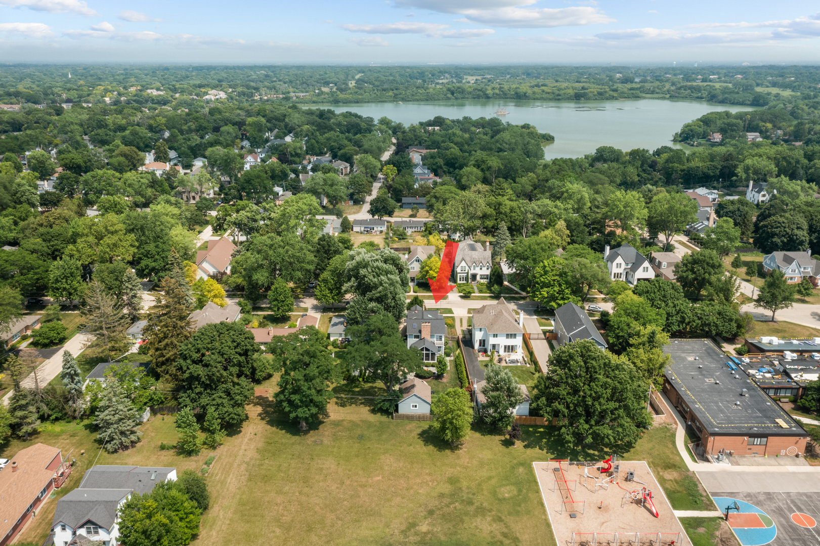 820 S GROVE Avenue, Barrington, IL 60010
