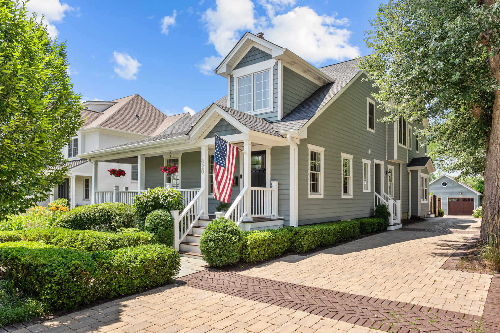 820 S GROVE Avenue, Barrington, IL 60010