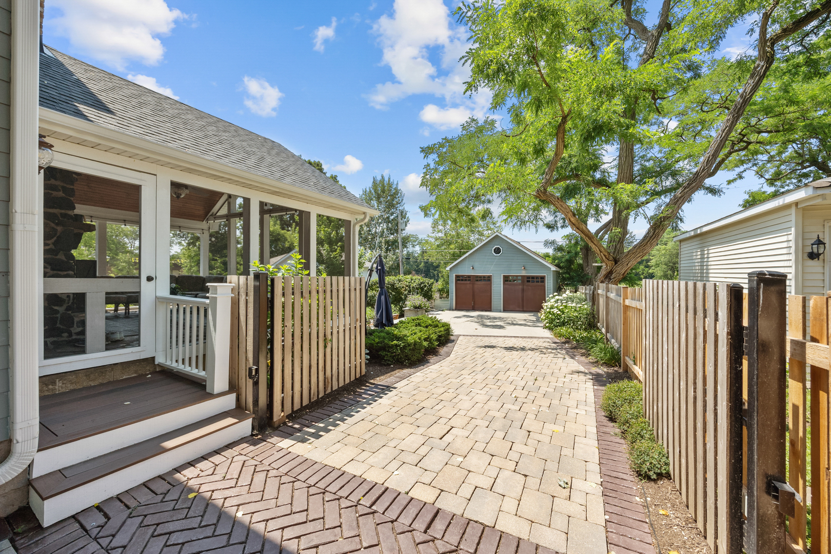 820 S GROVE Avenue, Barrington, IL 60010