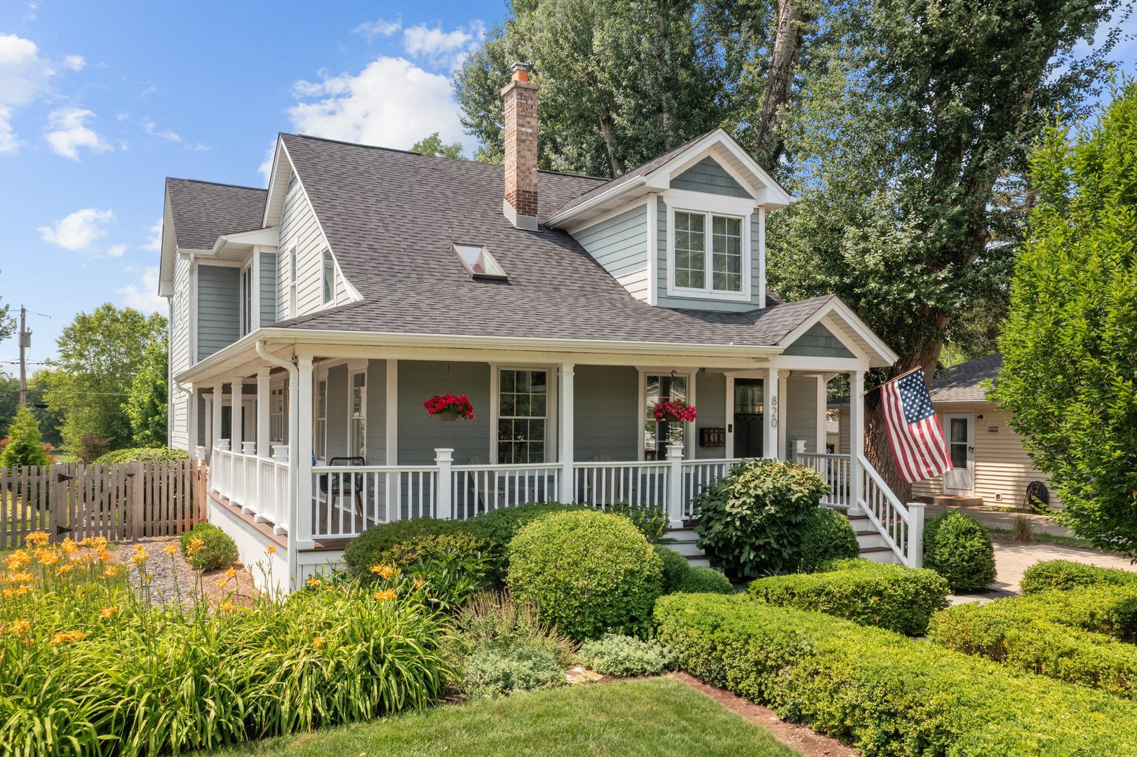 820 S GROVE Avenue, Barrington, IL 60010