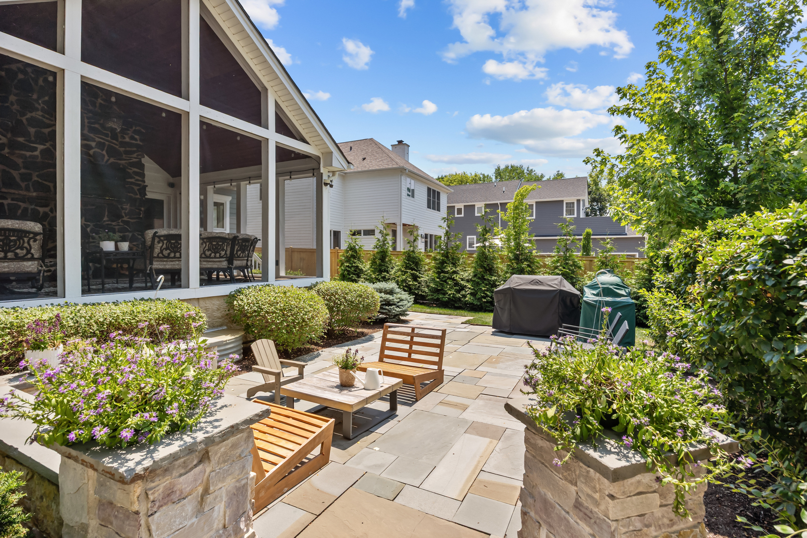 820 S GROVE Avenue, Barrington, IL 60010