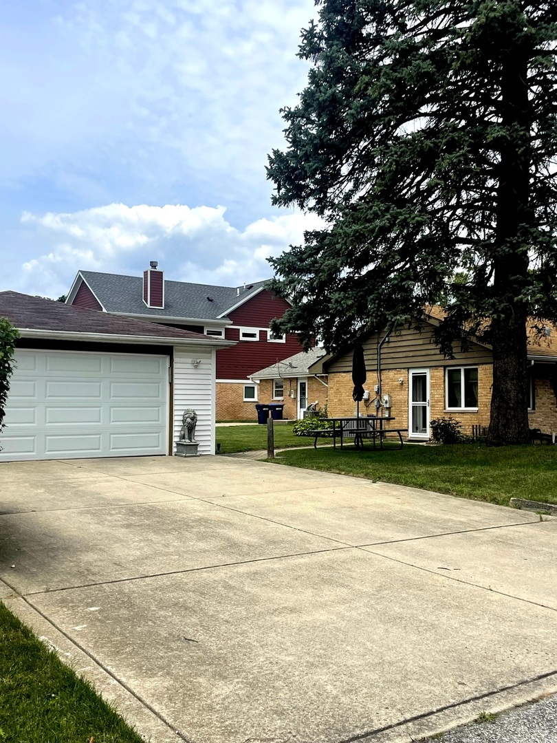 7401 W 113th Place, Worth, IL 60482