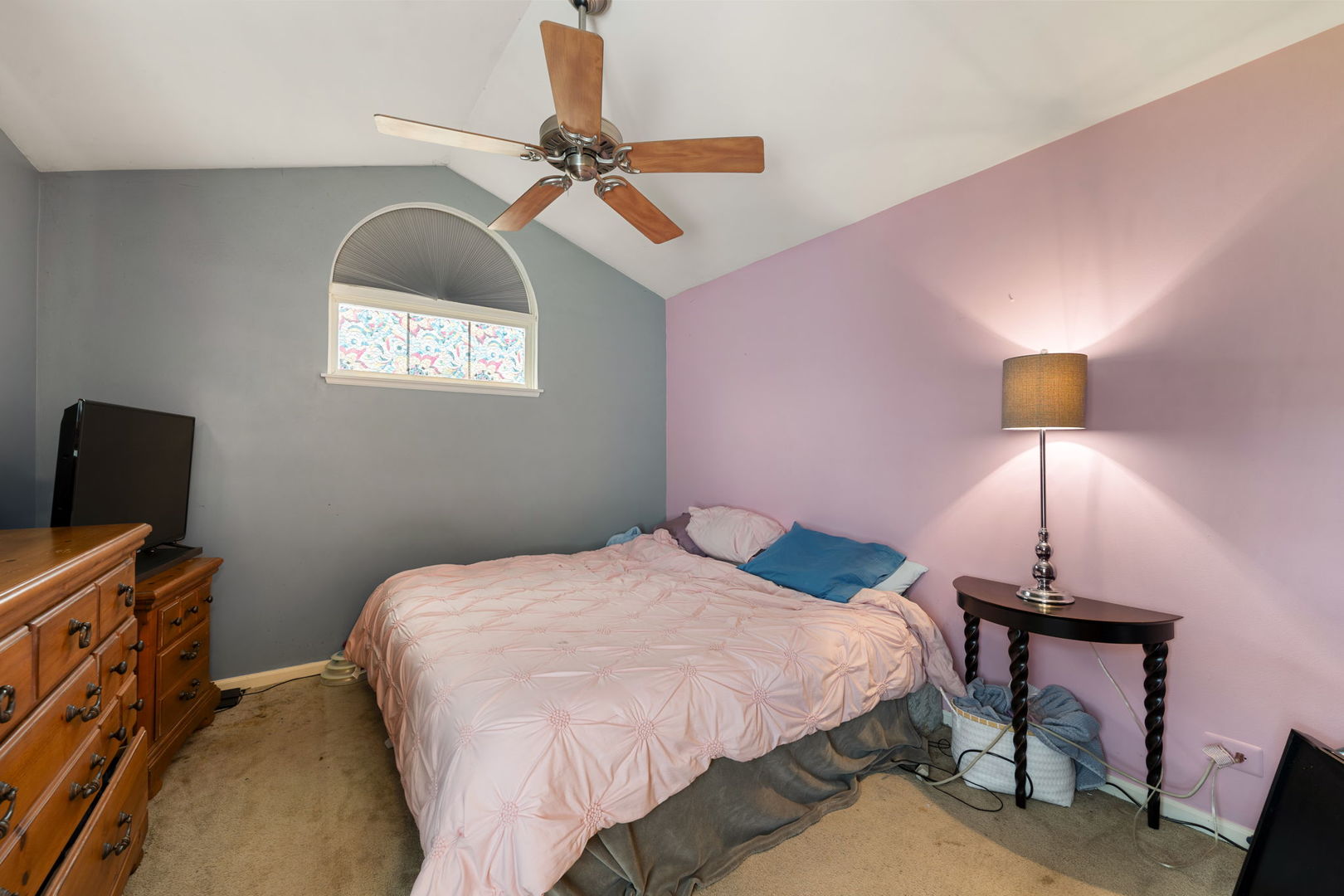1074 Woodhill Court #1074, Elgin, IL 60120