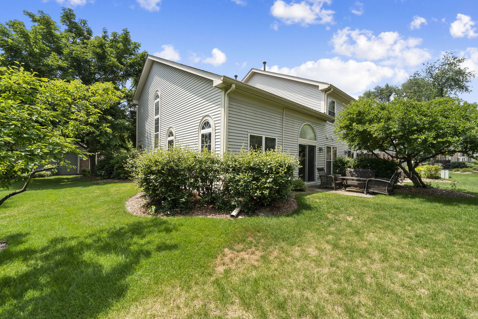 1074 Woodhill Court #1074, Elgin, IL 60120