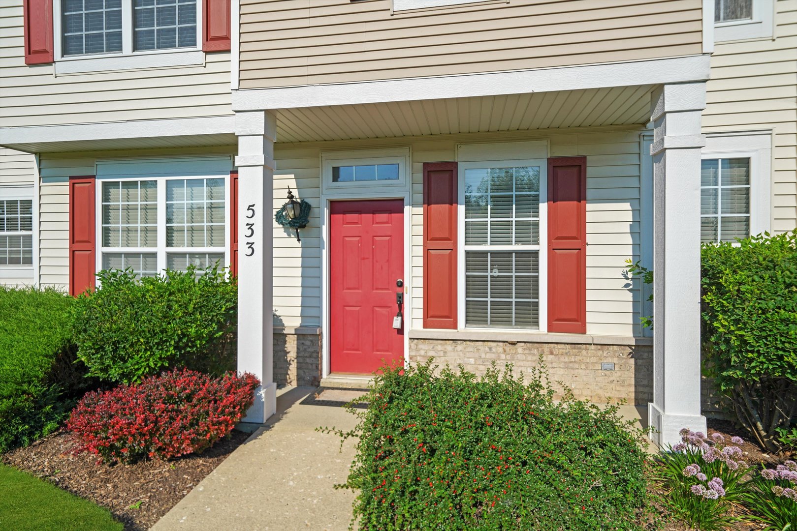 533 Cannon Ball Drive, Grayslake, IL 60030