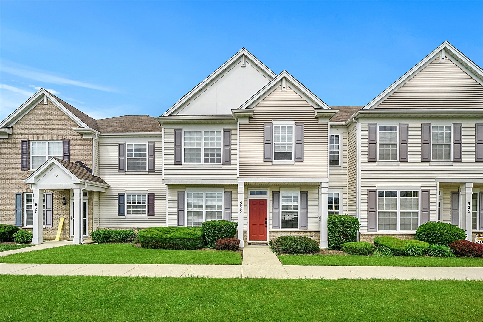 533 Cannon Ball Drive, Grayslake, IL 60030