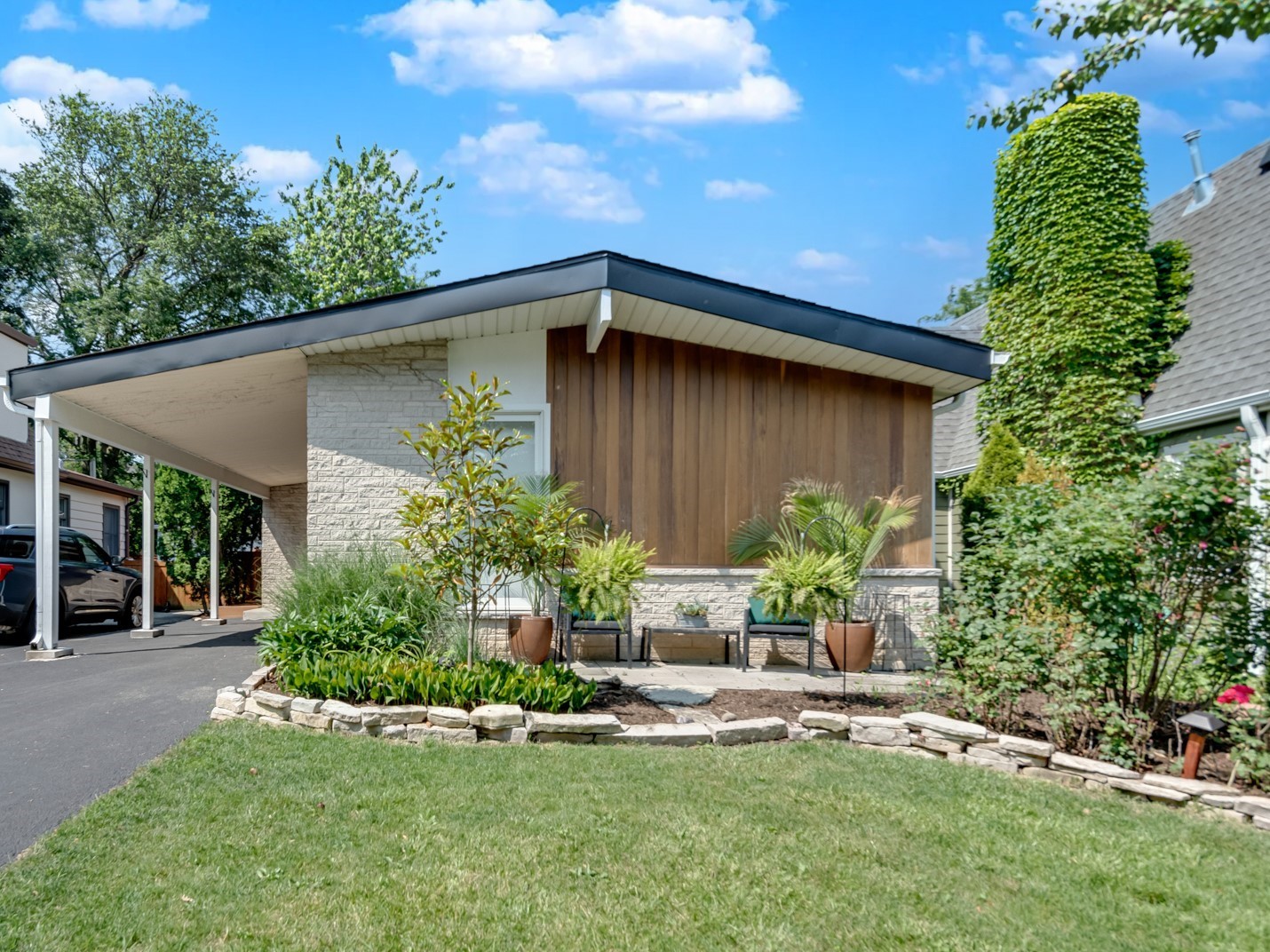 454 Broadview Avenue, Highland Park, IL 60035
