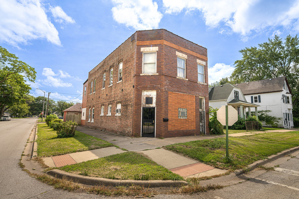 12401 S Green Street, Calumet Park, IL 60827