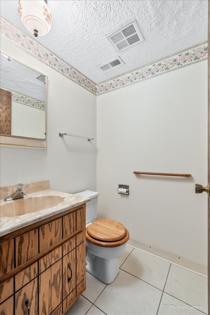 2644 Zurich Court, Woodridge, IL 60517