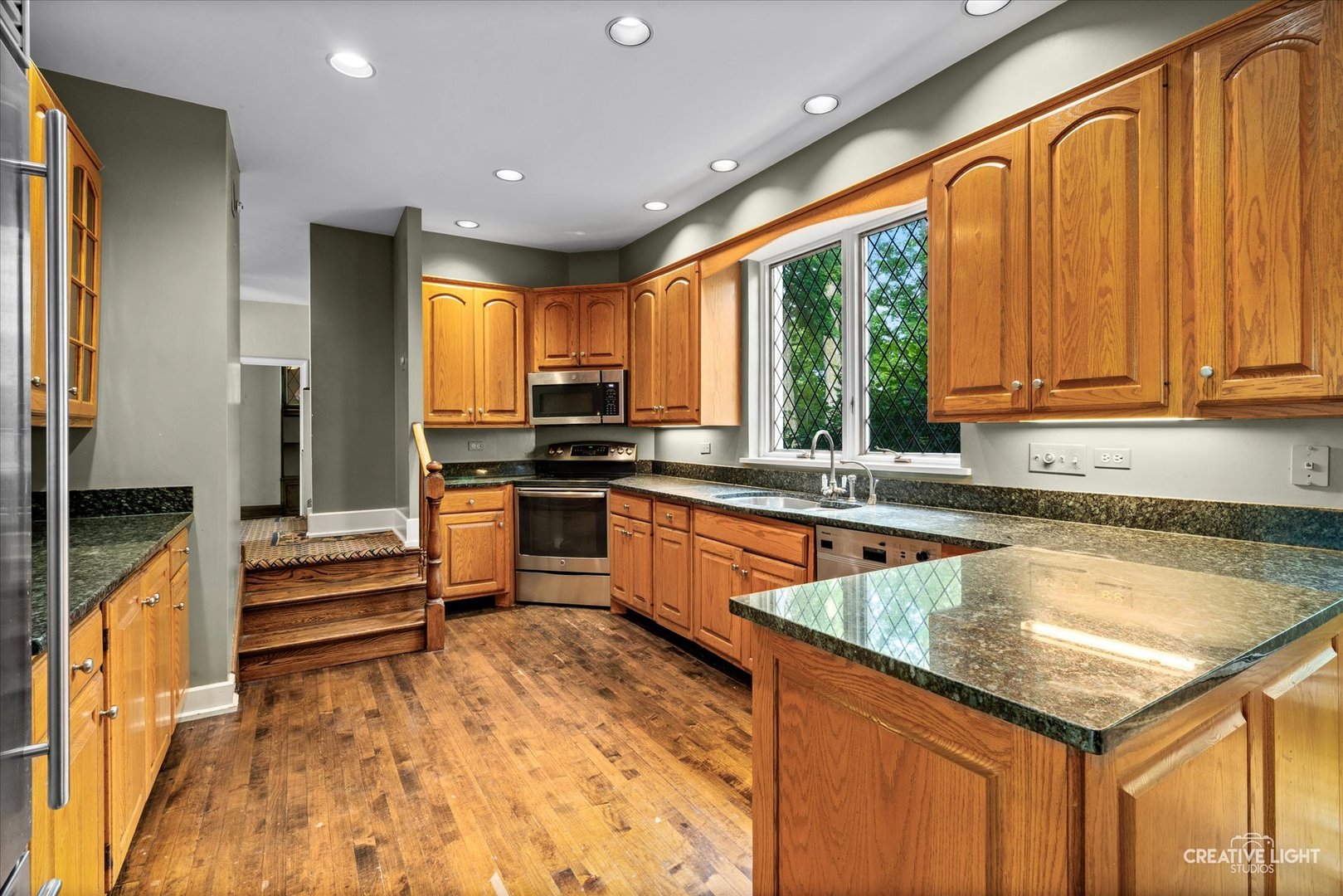595 Crab Tree Lane, Lake Forest, IL 60045