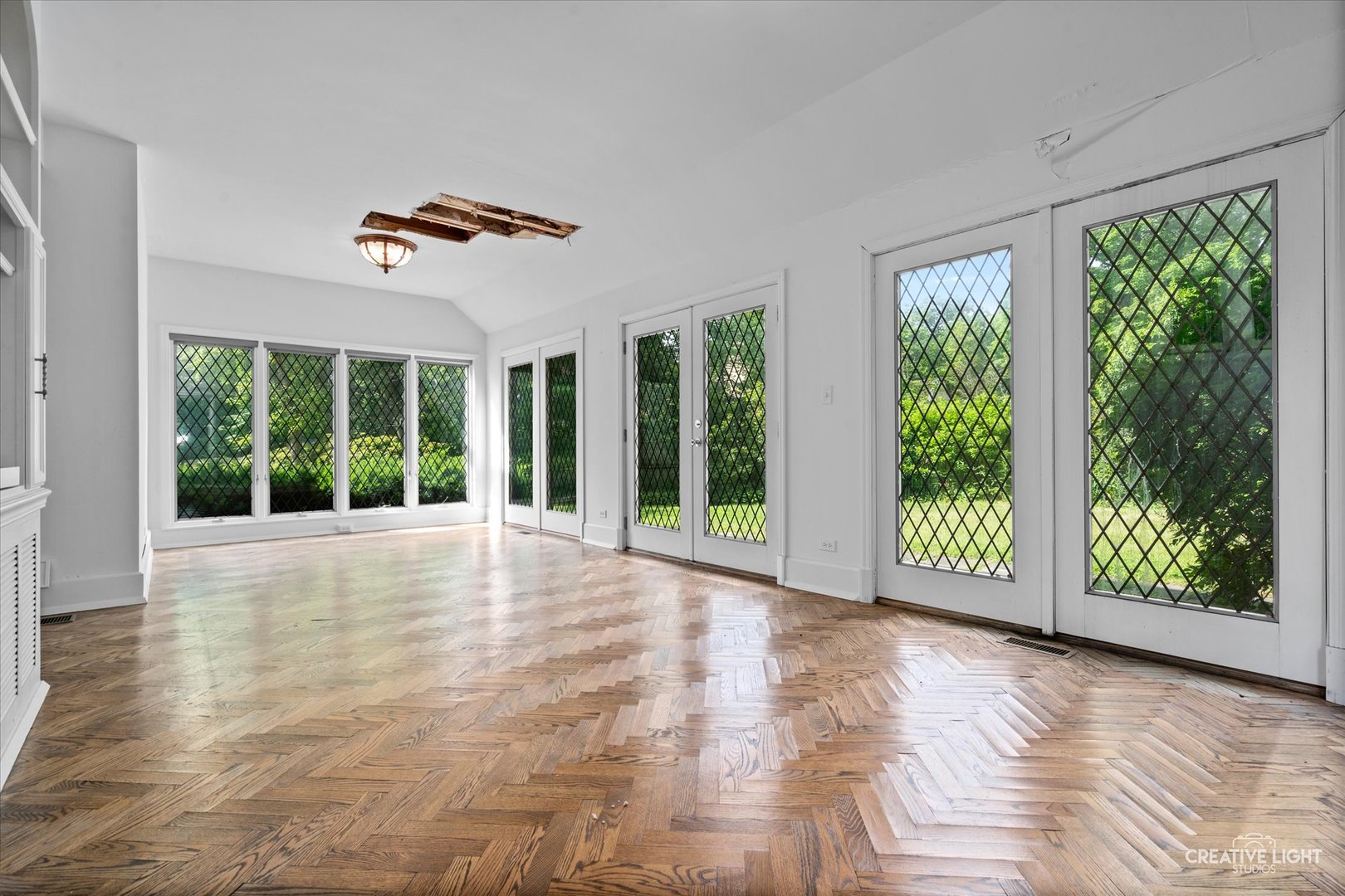 595 Crab Tree Lane, Lake Forest, IL 60045