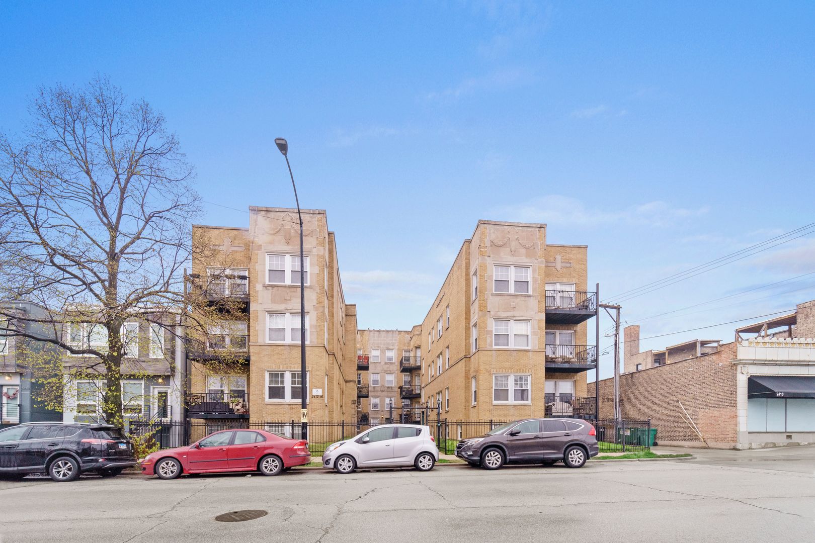 2414 W Bryn Mawr Avenue #1W, Chicago, IL 60659