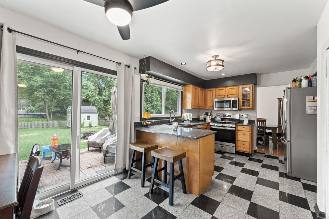 281 S Western Avenue, Bartlett, IL 60103