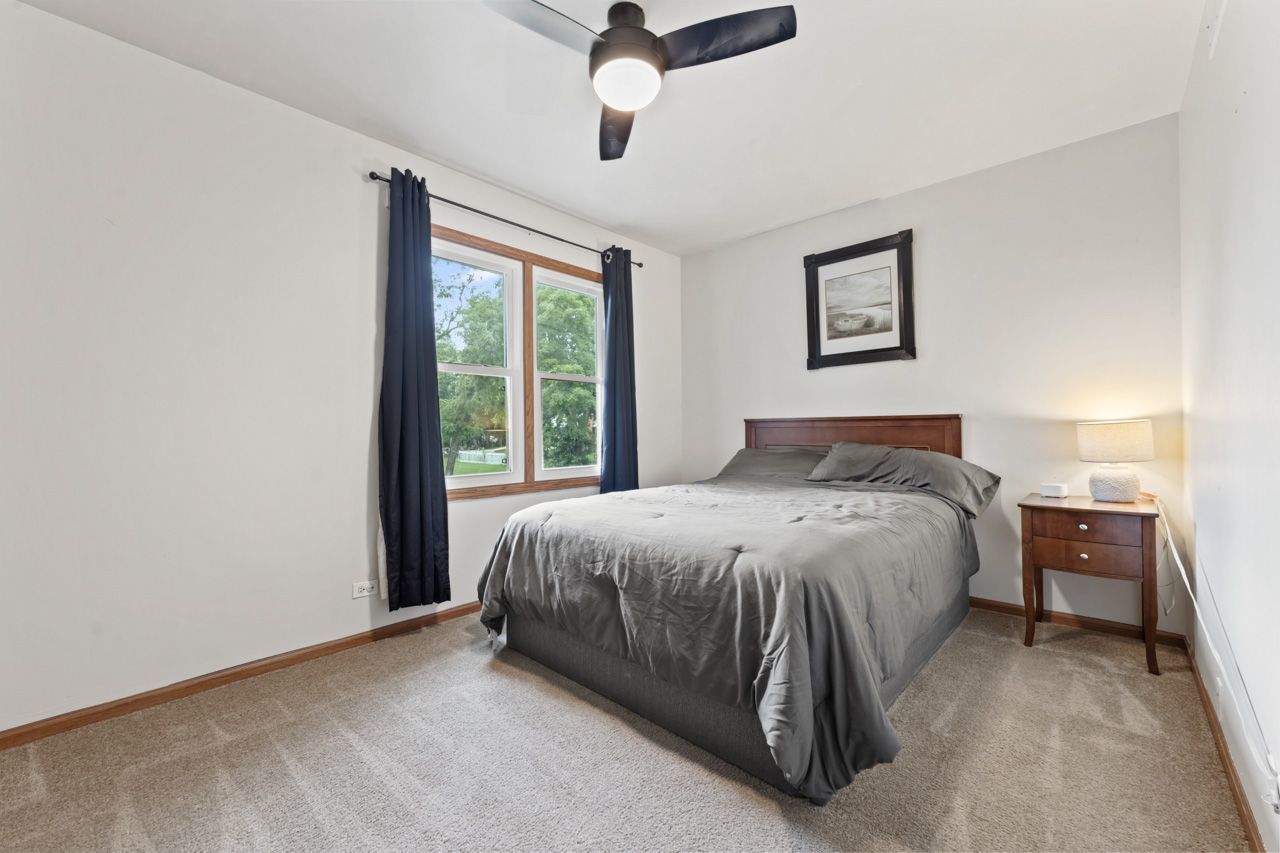 281 S Western Avenue, Bartlett, IL 60103