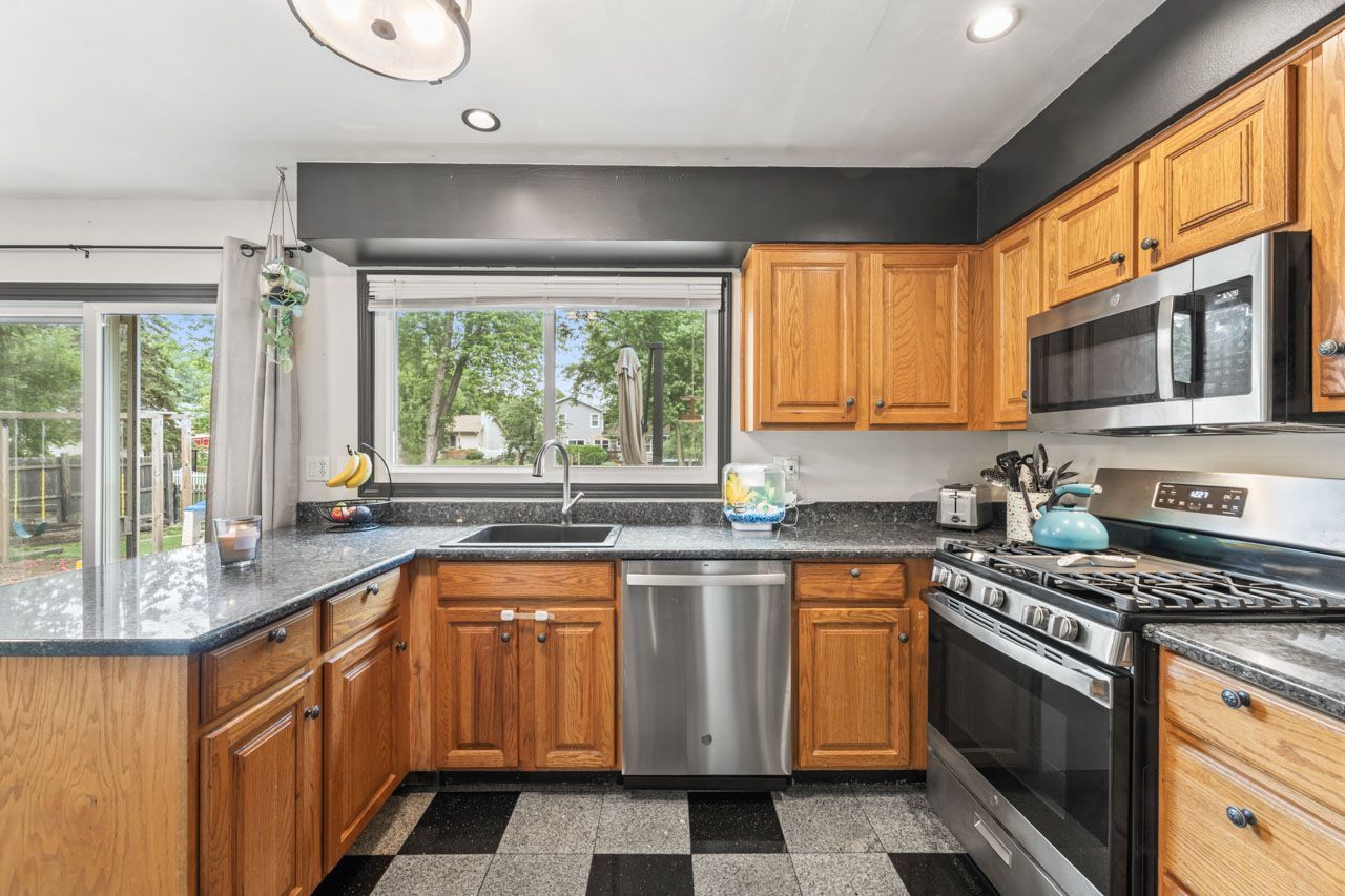 281 S Western Avenue, Bartlett, IL 60103