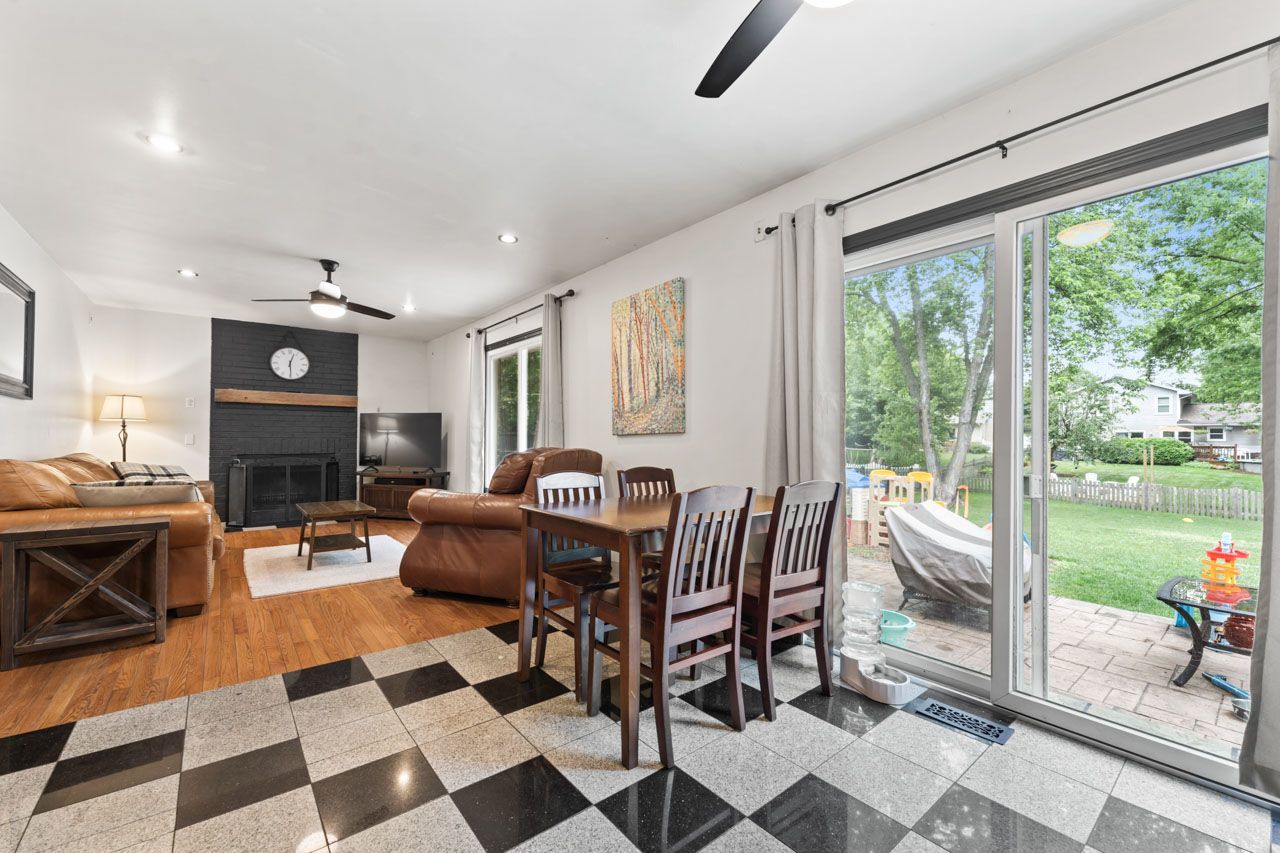 281 S Western Avenue, Bartlett, IL 60103