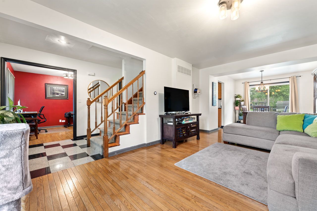 281 S Western Avenue, Bartlett, IL 60103