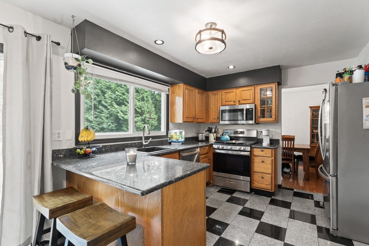 281 S Western Avenue, Bartlett, IL 60103