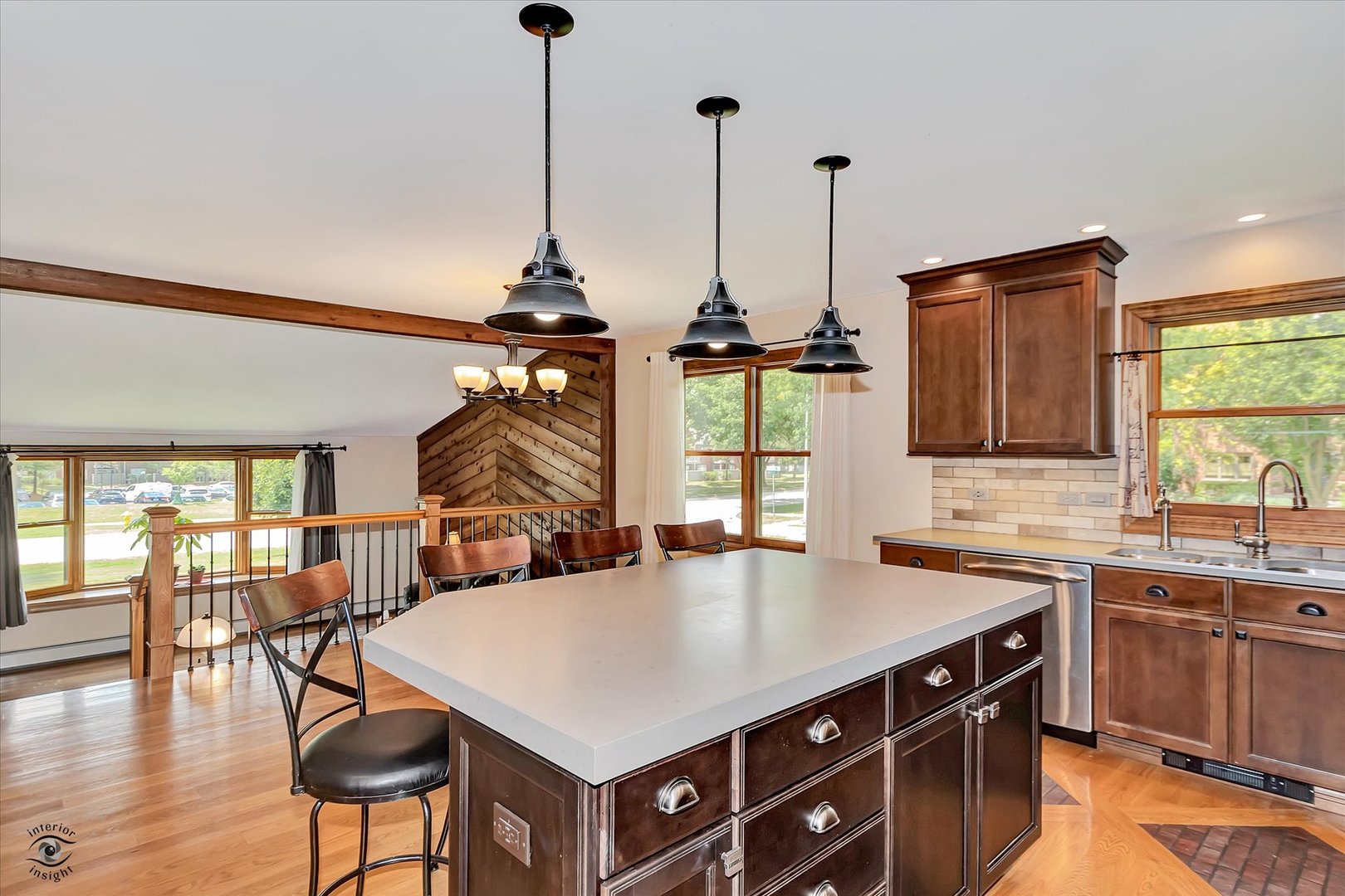 5701 Walnut Avenue, Downers Grove, IL 60516